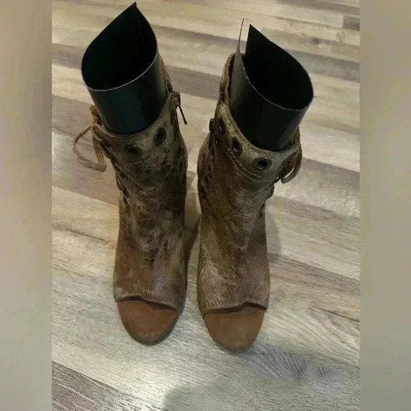 Diba True Women's Sz 7 Shoes Brown Leather Lace Up Zip Distressed Ankle Boots - Picture 5 of 14